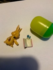 ALTFIGUREN 70 er Jahre Hase mit Buch und hellblauen Vogel