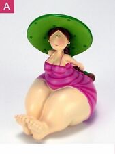 Inware sitzende Mädchen mit