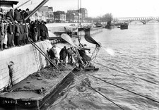 Stake to the water of " La