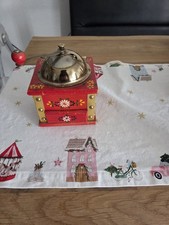 Alte Kaffeemühle aus Holz