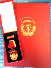 Orden& Urkunde   MA eines Kollektivs   BANNER DER ARBEIT  OHNE STUFE !!  DDR