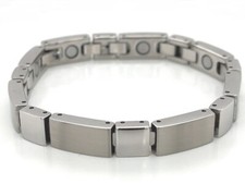 ARMBAND AUS EDELSTAHL MIT MAGNET SILBERFARBEN SCHMUCKJAGD