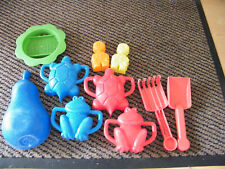 Set für den Sandkasten Förmchen, Schaufel, Sieb