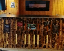 Theke mit 2 Barhockern