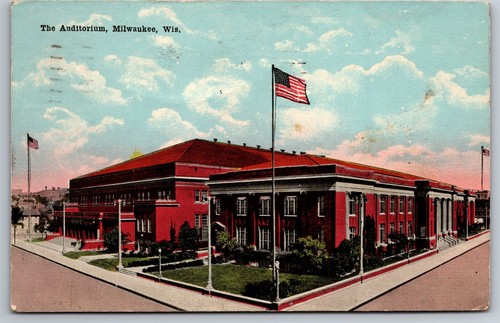 The auditorium milwaukee - auditorium,