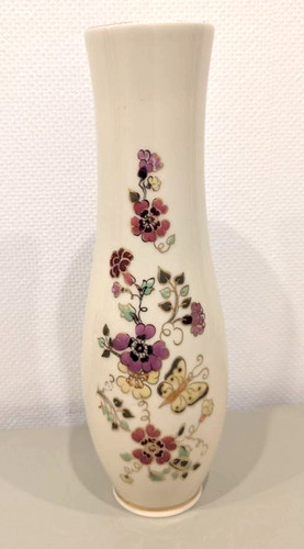 Vase mit blumenmuster - mit,