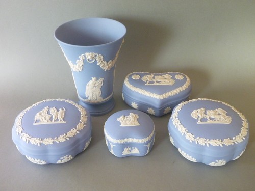 Wedgwood blue jasperware sie - blue,