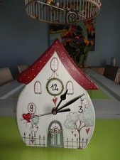 Tischuhr Haus aus Holz batteriebetrieben Handgemacht Uhr bemalt Kunsthandwerk