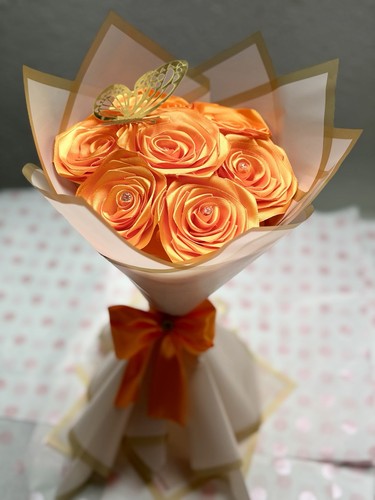 Künstlicher blumenstrauß mit - künstlicher,