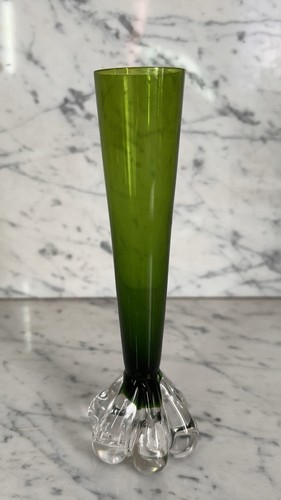 Grüne schlanke glasvase mit - glasvase,