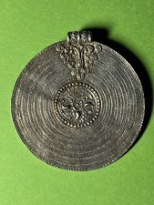 Alter runder Anhänger für