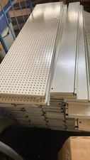 Ladeneinrichtungen - , zu