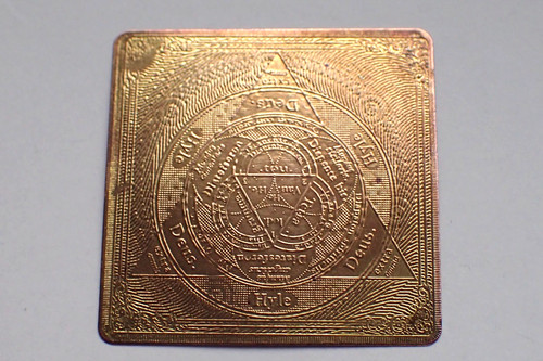 Platte mit zeichen amulett - zeichen,
