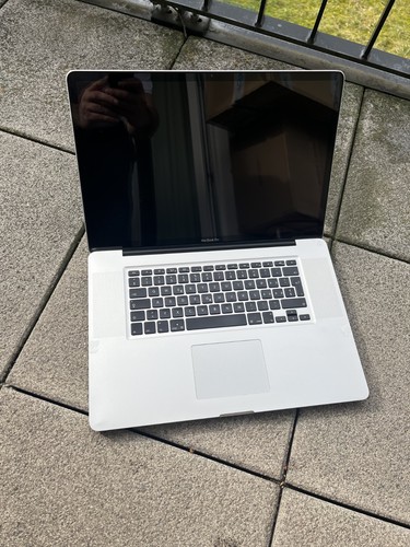 Macbook pro zoll 2011 - 17,