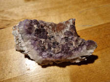 Amethyst Rohstein (aus Druse / Geode?)