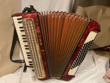 Akkordeon Hohner Concerto III 72 Bässe rot