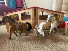 Pferdestall aus Holz Klein