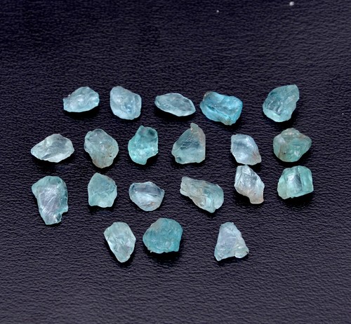 Natürlicher aqua apatit - natürlicher,