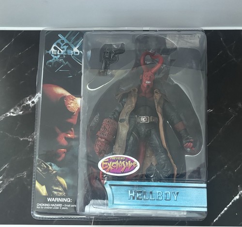 Mezco hellboy battle damaged - battle,