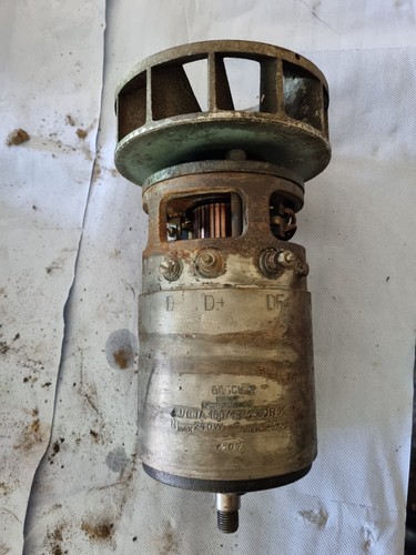 Eicher 300 400 - 300, 600