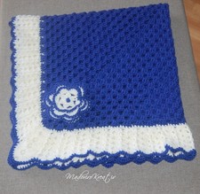 Nostalgische Babydecke Wagendecke Dekodecke Kuscheldecke Handarbeit blau-weiß