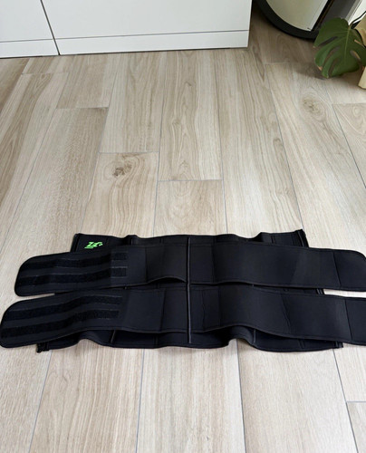 Schwarze rückenorthese - schwarze,