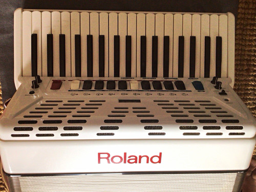 Roland akkordeon weiß - roland,