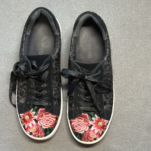 Johnny was black floral - black,