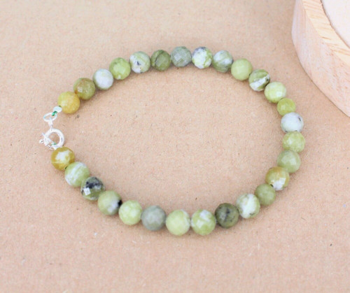 Facettiert peridot edelstein - peridot,