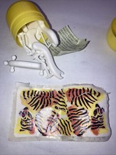 972 J2) POCKETS TOYS ANIMALS