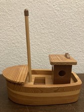 Massives Holzschiff Segelboot Schreinerarbeit