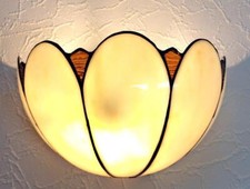 Wandleuchte im Tiffany Stil