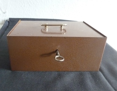 Alte geldkassette kasse - alte,