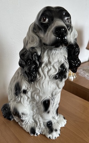 Schöner porzellanhund cocker - porzellanhund,