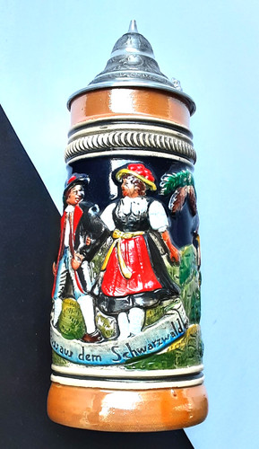 Bierkrug mit zinndeckel - bierkrug,