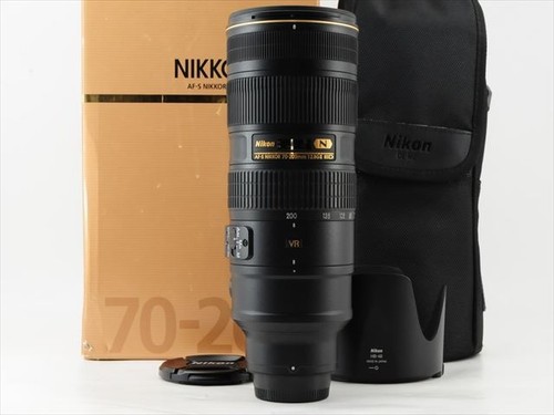 Near mint hood case nikon - mint,