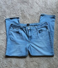 Brand New Lee Mid rise Regular