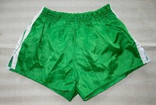 GRÜNE SPORTHOSE - GLANZSHORTS