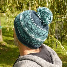 Strickmütze aus Schafwolle, Wollmütze,  Bommelmütze