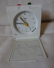 Elektrischer Wecker Quarz "Braun" Reisewecker voll funktionsfähig mit Lichtschal