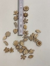 33 x Streudeko Holz Blumen