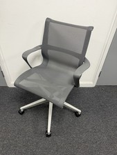 Herman Miller Setu Chefsessel