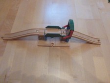 BRIO 33672 Klappbrücke mit Kreuzung und Funktion + Auf-und Abfahrtschiene - TOP!