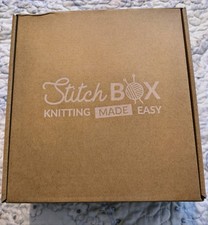 Stichkasten Strickset beinhaltet Wolle und Schnittmusterbuch