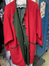 Landmode. Lodencape. Mit Schal