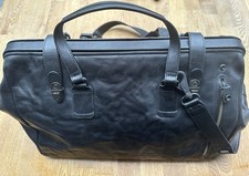 Aunts & Uncles Tasche Mrs.Currant Bread