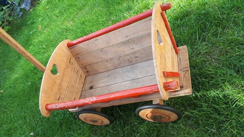 Kleiner alter bollerwagen - kleiner,