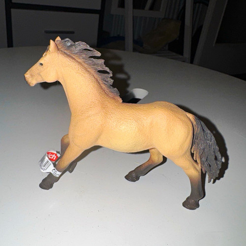 Pferd dekofigur aus kunststoff - pferd,