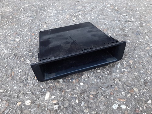 Audi bj01 staufach - ,