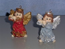 2er Set Engel mit Querflöte und Ösen zum Aufhängen Höhe je 6cm  (E09)